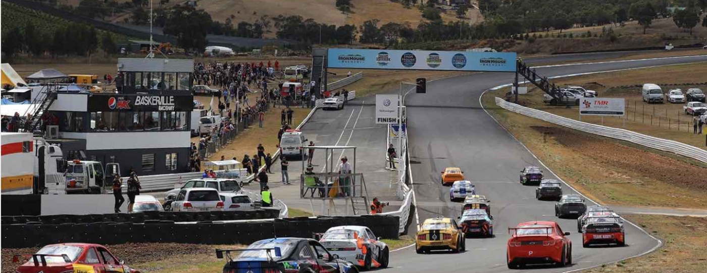 supercars on the track at the baskerville raceway in hobart