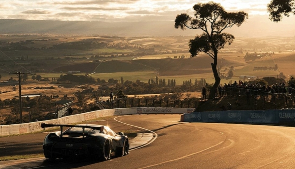 bathurst 2022 12 hour race