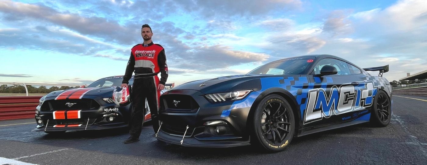 drive a ford mustang at fastrack experiences